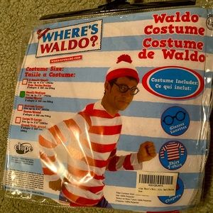 Haloween costume “where’s Waldo” M